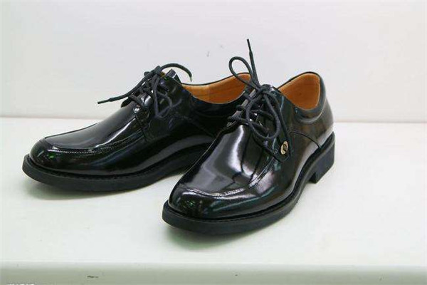 哈森卡迪娜女鞋